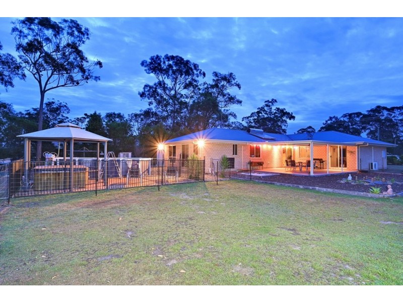29 Pharlap Pde, Branyan QLD 4670