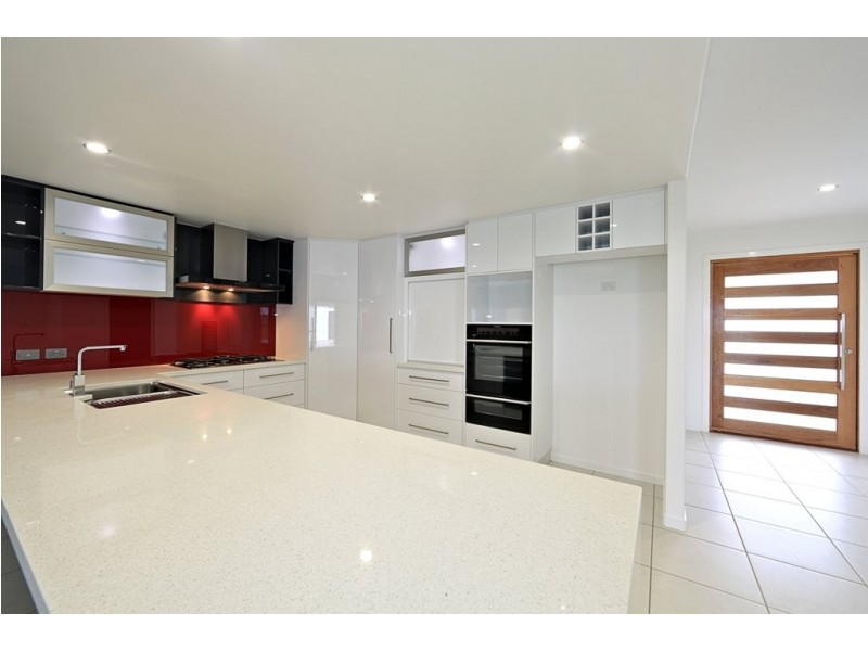 36 Palmerston Dr, Branyan QLD 4670