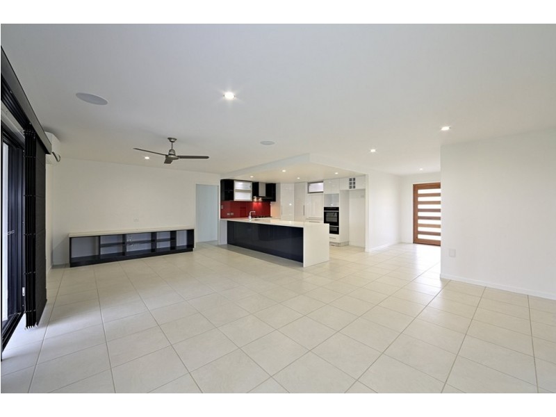 36 Palmerston Dr, Branyan QLD 4670