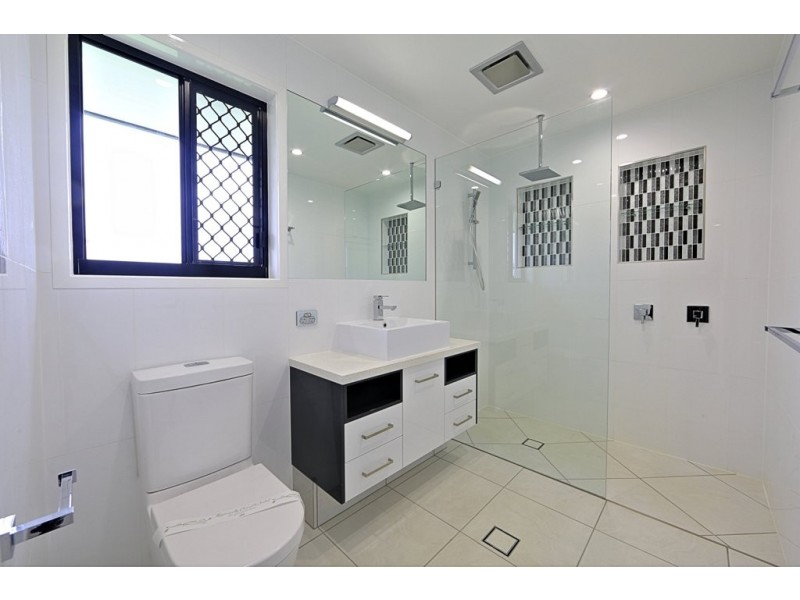 36 Palmerston Dr, Branyan QLD 4670