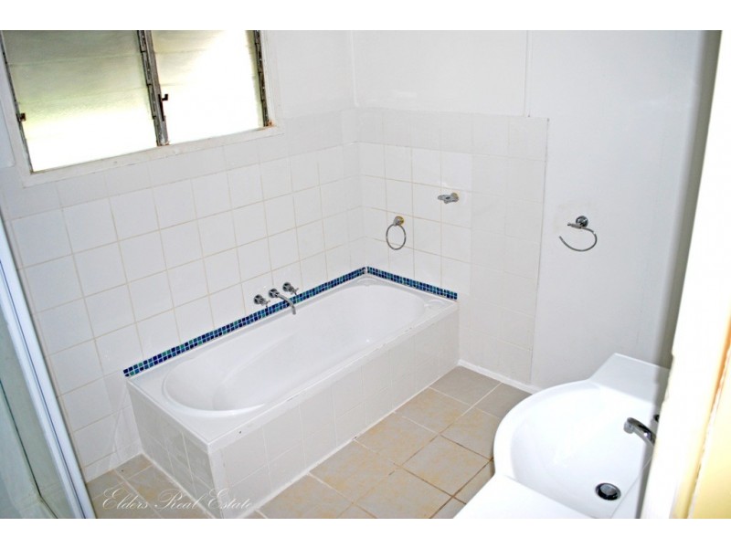 20 Alice St, Walkervale QLD 4670