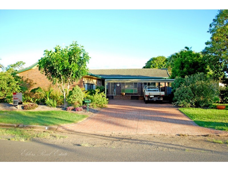 36 Avenell St, Avenell Heights QLD 4670