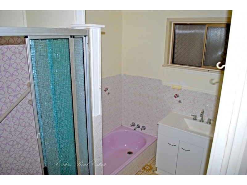 126 Takalvan St, Kensington QLD 4670