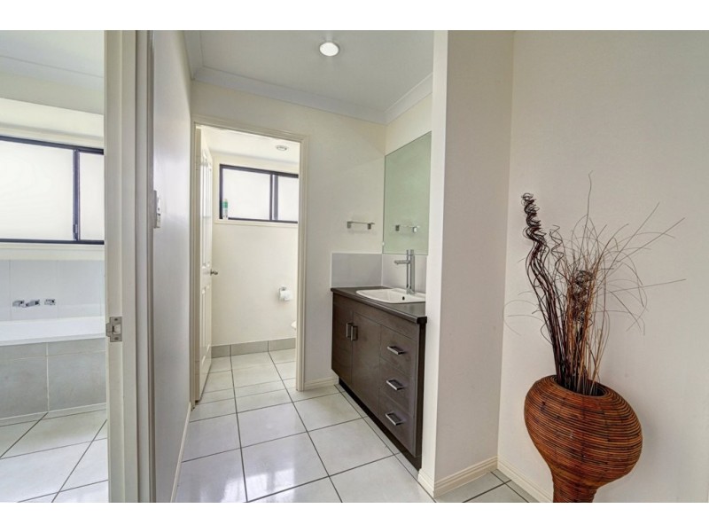 12 Bendidee Crt, Branyan QLD 4670