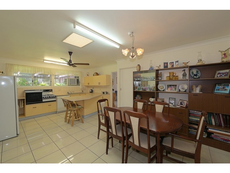 8 Rosedale Rd, Oakwood QLD 4670