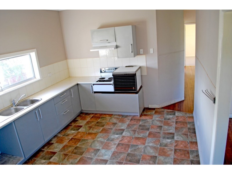 37 Tarakan St, Svensson Heights QLD 4670