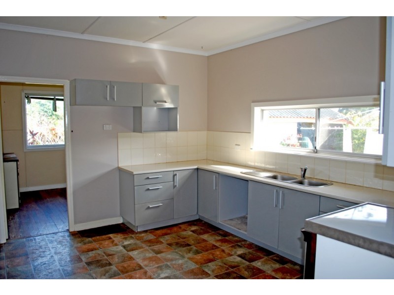 37 Tarakan St, Svensson Heights QLD 4670