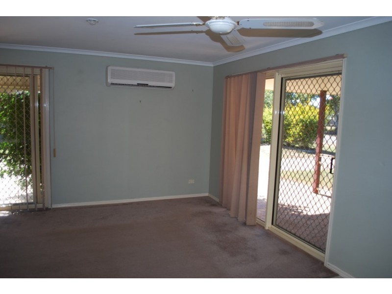 9 Faircloth Cr, Kensington QLD 4670