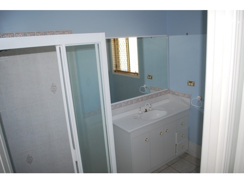 9 Faircloth Cr, Kensington QLD 4670