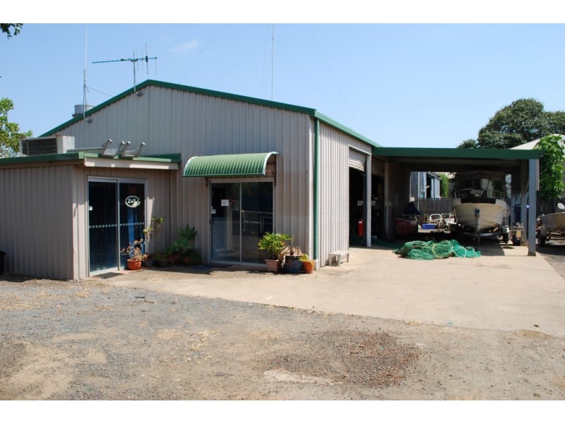 13 Victoria St, Bundaberg East QLD 4670