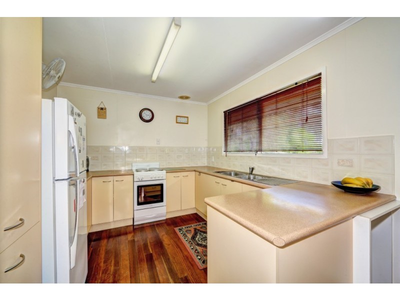 12 Maynard St, Avenell Heights QLD 4670