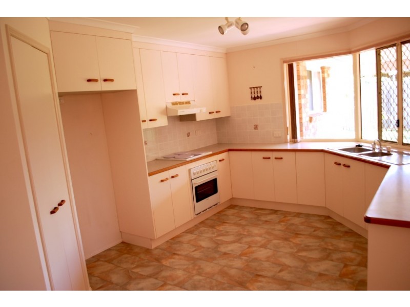 3 McRobbie Crt, Kalkie QLD 4670