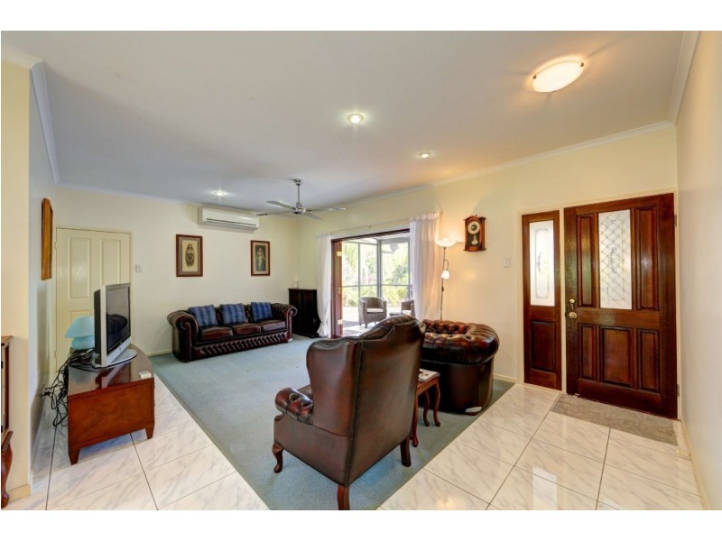 17 Plum Tree Cr, Moore Park Beach QLD 4670