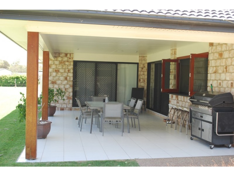 12 Sharondale Dr, Sharon QLD 4670