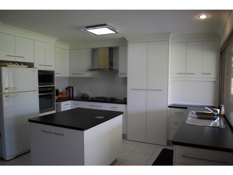 12 Sharondale Dr, Sharon QLD 4670