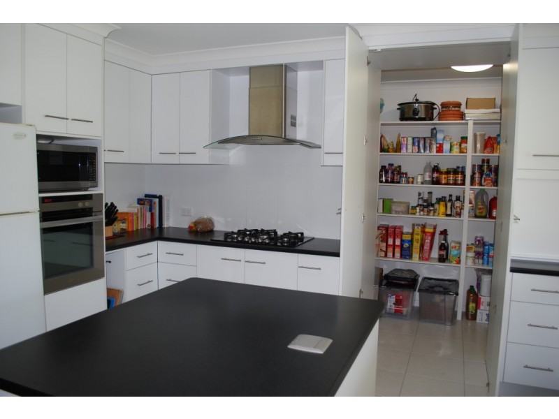 12 Sharondale Dr, Sharon QLD 4670