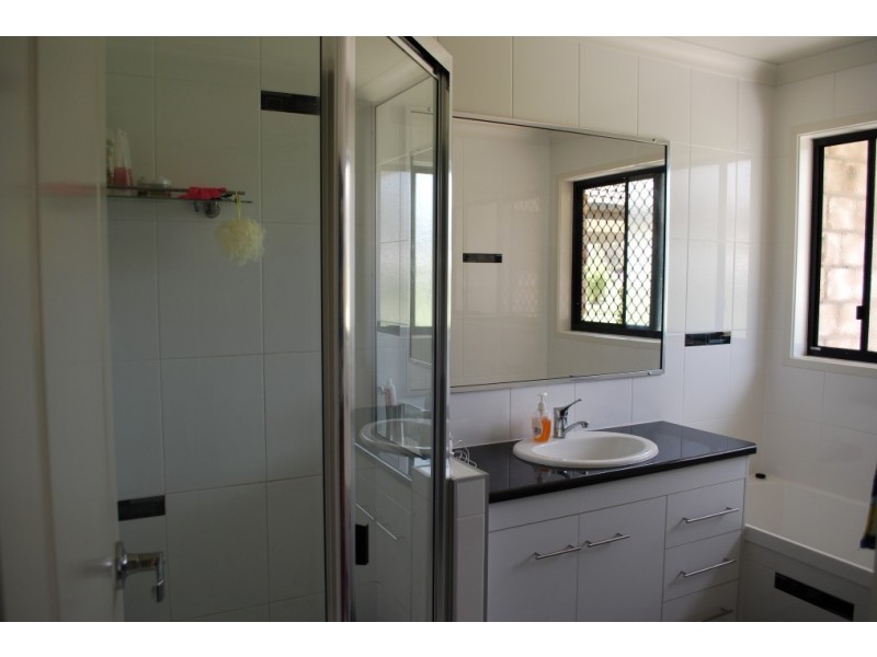 12 Sharondale Dr, Sharon QLD 4670