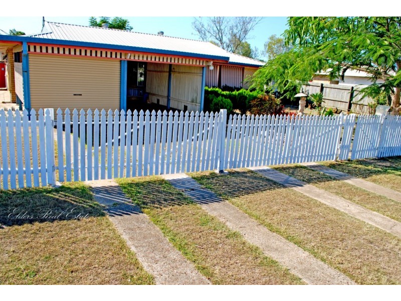 3 Robertson St, Kepnock QLD 4670