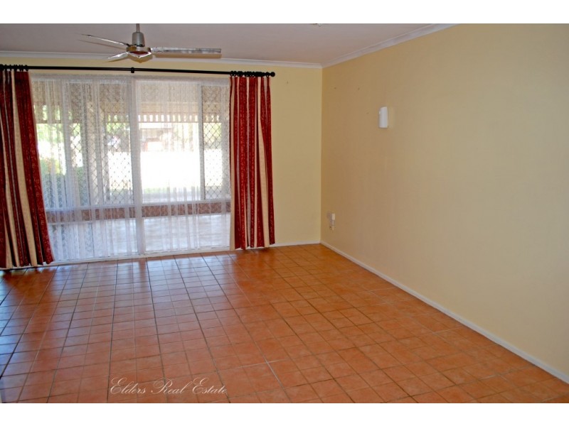 3 Robertson St, Kepnock QLD 4670