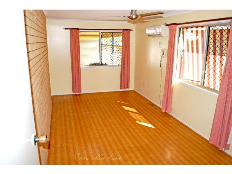 3 Robertson St, Kepnock QLD 4670