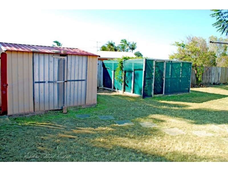 3 Robertson St, Kepnock QLD 4670