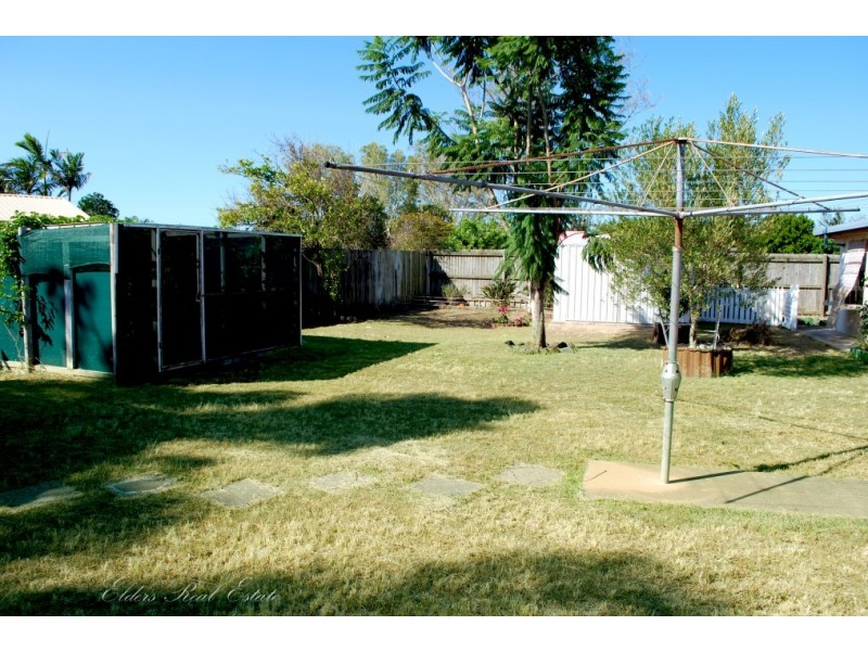 3 Robertson St, Kepnock QLD 4670