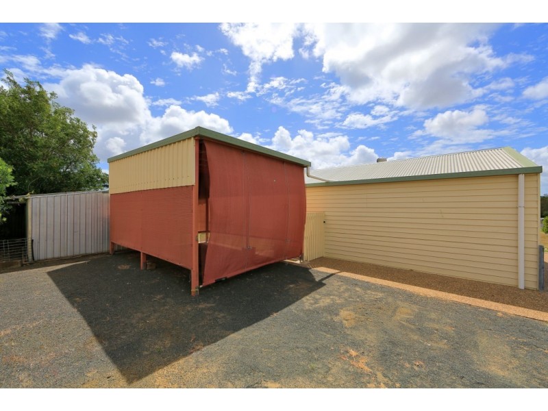 9 Victory St, Svensson Heights QLD 4670