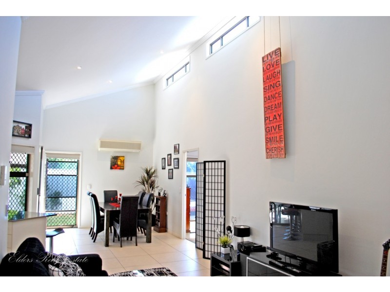 Unit 2, 179A Bargara Rd, Kalkie QLD 4670