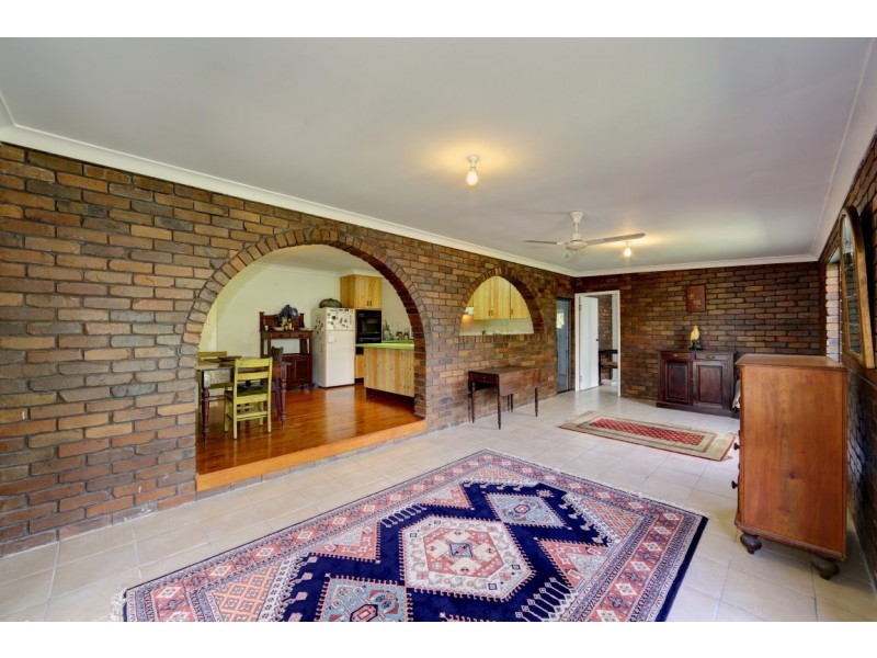 4 Sapphire, Millbank QLD 4670