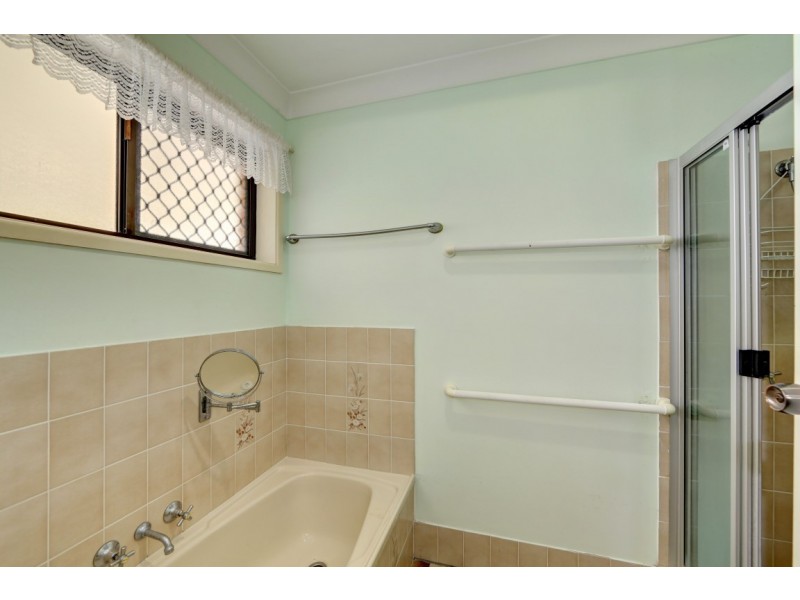 4 Sapphire, Millbank QLD 4670