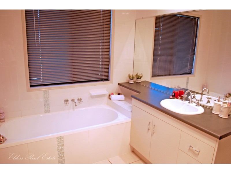281 Hummock Rd, Windermere QLD 4670