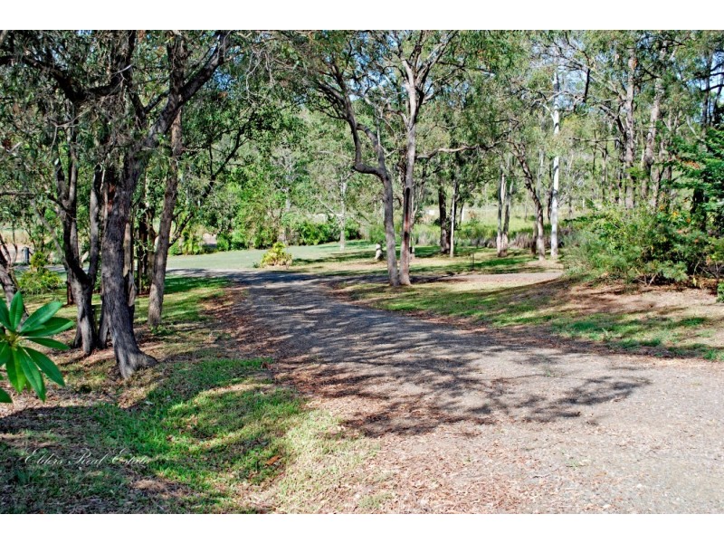 437 Gooburrum Rd, Welcome Creek QLD 4670