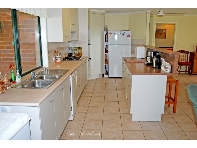 437 Gooburrum Rd, Welcome Creek QLD 4670