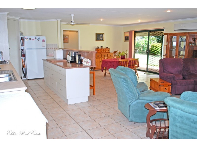 437 Gooburrum Rd, Welcome Creek QLD 4670