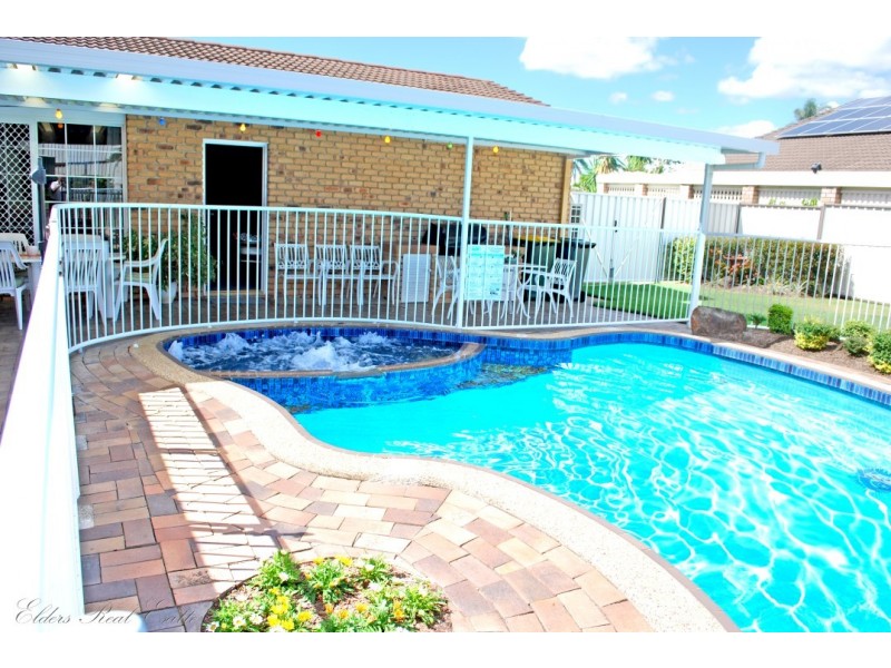 3 St Lucia Cr, Avoca QLD 4670