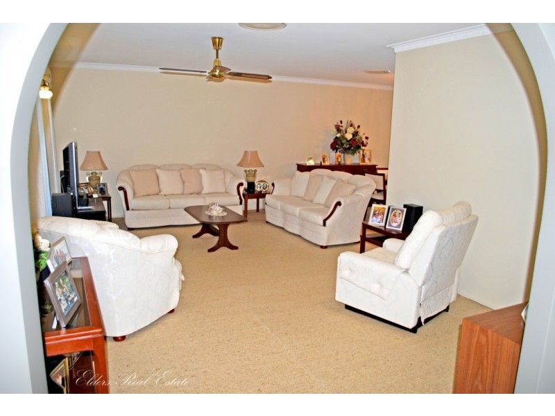 3 St Lucia Cr, Avoca QLD 4670