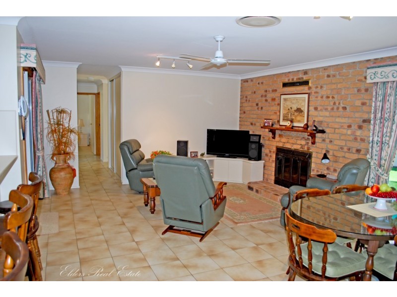 3 St Lucia Cr, Avoca QLD 4670