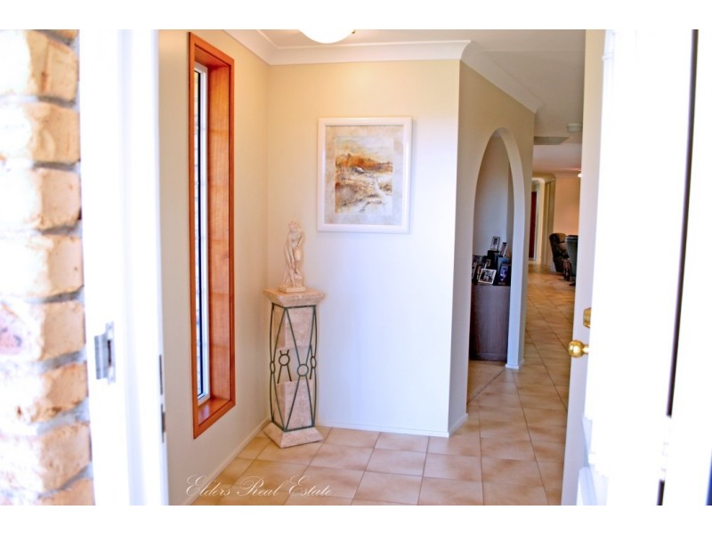 3 St Lucia Cr, Avoca QLD 4670
