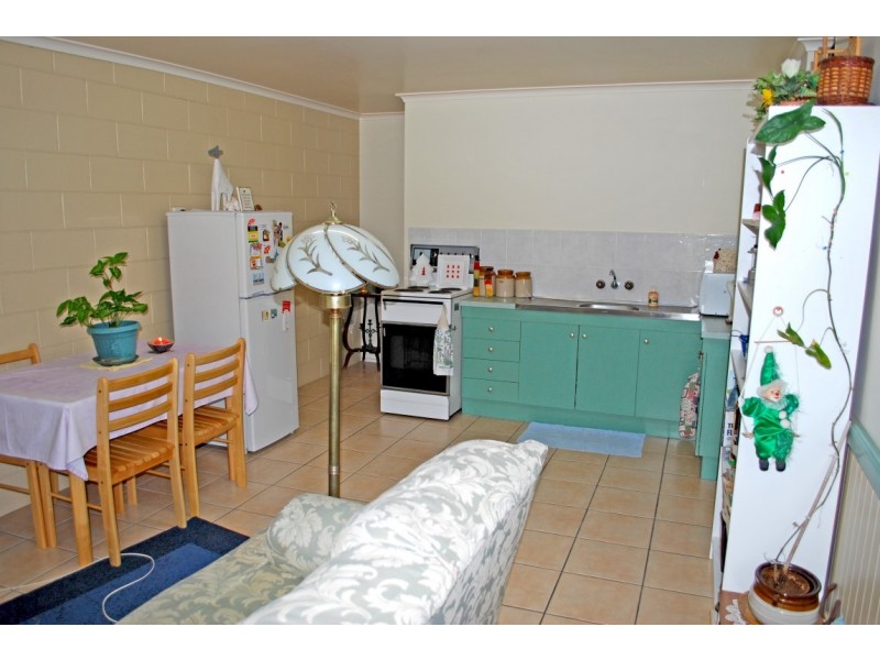 15 Robert St, Bundaberg South QLD 4670