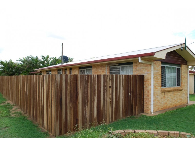 1 Faricloth Cres, Kensington QLD 4670