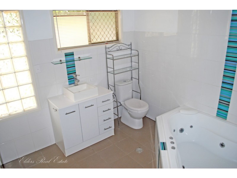 15 Faircloth Cr, Kensington QLD 4670