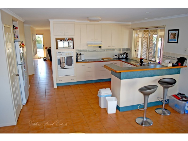16 Dennis Crt, Avoca QLD 4670