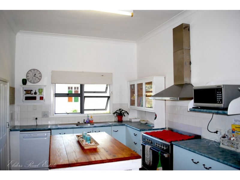 29 High St, Walkervale QLD 4670