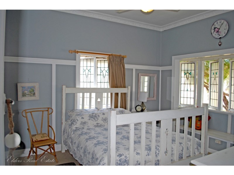 29 High St, Walkervale QLD 4670