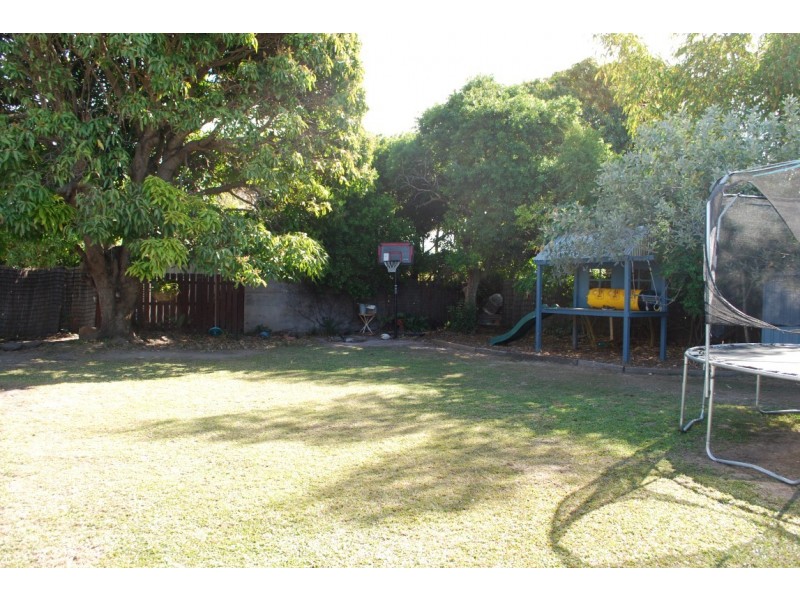 29 High St, Walkervale QLD 4670