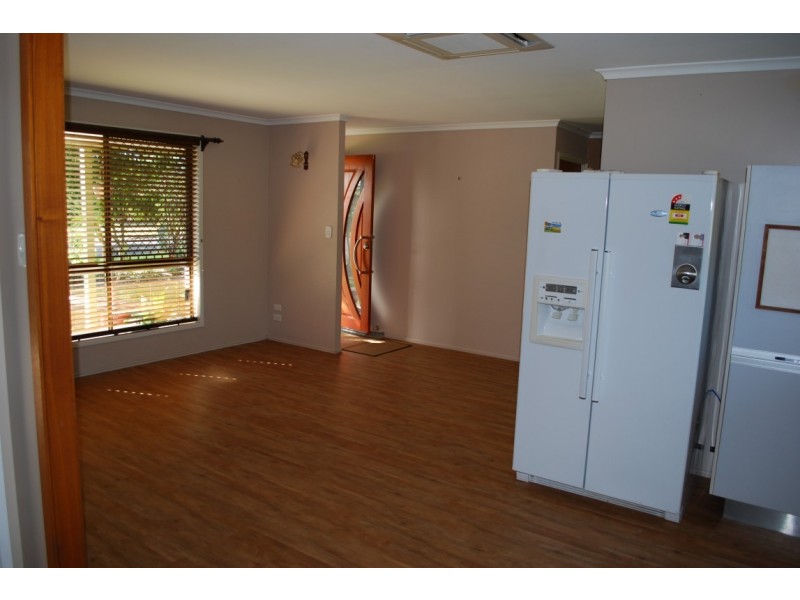 27 Diamond St, Millbank QLD 4670