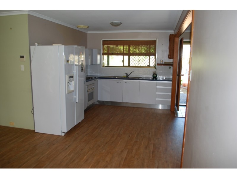 27 Diamond St, Millbank QLD 4670