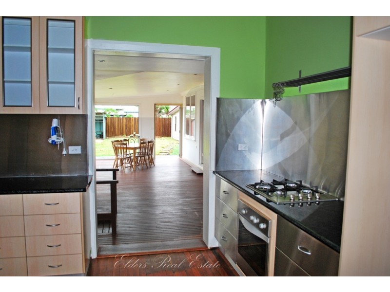 15 Alamein St, Svensson Heights QLD 4670