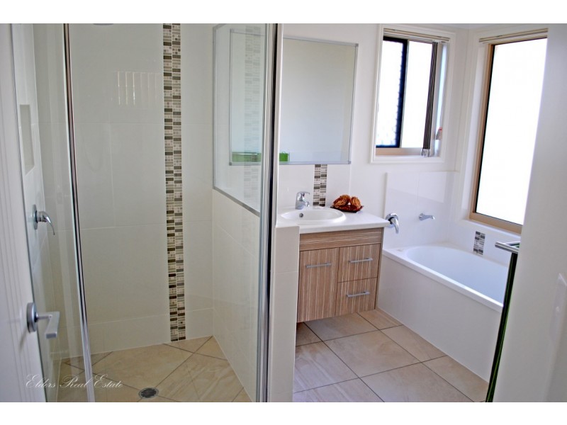 12 Logan Rd, Innes Park QLD 4670