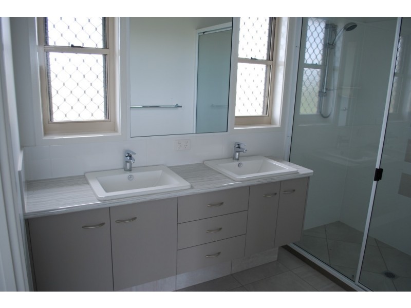 1 Undara Crt, Branyan QLD 4670
